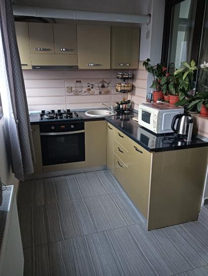 Apartament cu 2 camere semidecomandat în Rahova