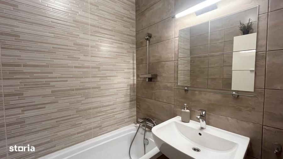 Apartament cu 3 camere decomandat în Jiului