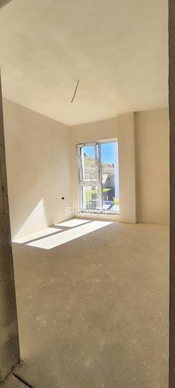 Apartament cu 3 camere decomandat în Baciu