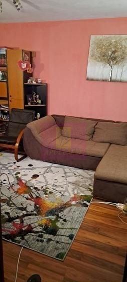 Apartament cu 3 camere decomandat în Tineretului