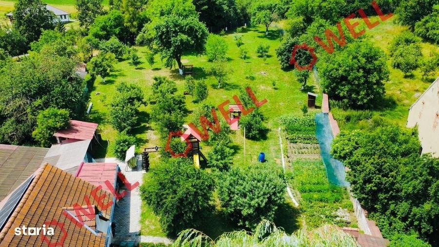 Casă cu 4 camere în Bățani