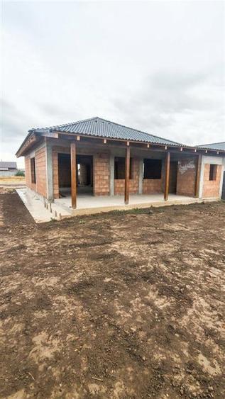 Casă cu 3 camere cu Teren 500 Mp în Sântandrei