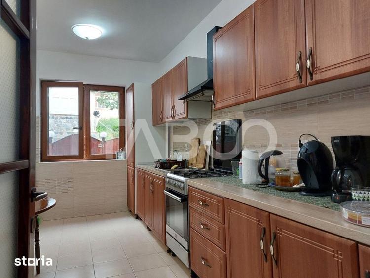 Casa de vanzare 4 dormitoare 1357 m curte terasa livada cu pomi Mohu - 2