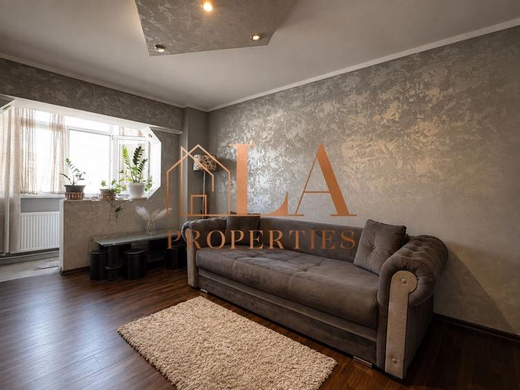 Apartament cu 3 camere decomandat în Drumul Taberei