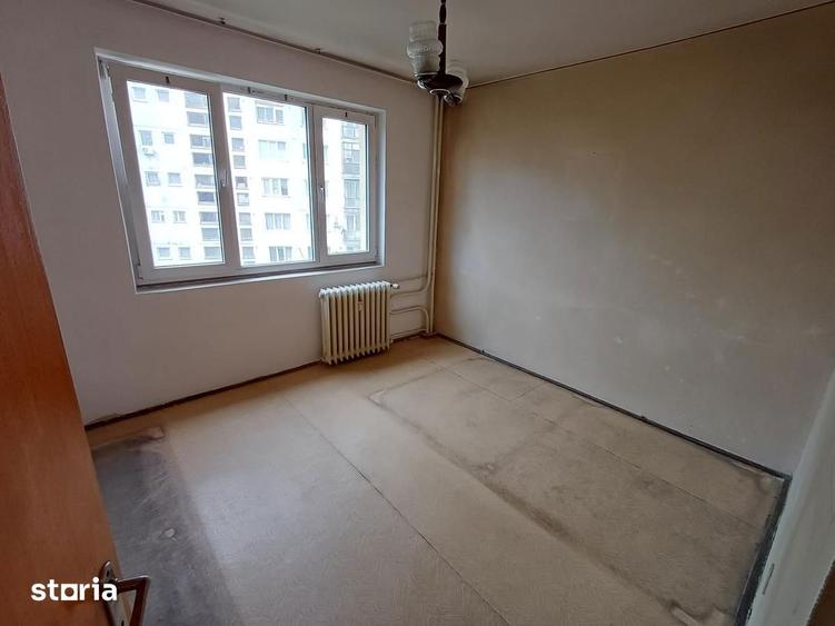 Apartament cu 3 camere decomandat în Decebal
