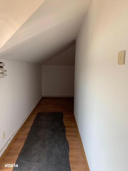 Casă cu Teren 1580 Mp în Glina