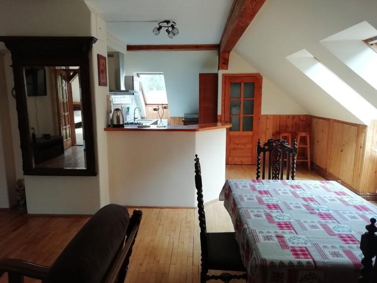Apartament cu 3 camere semidecomandat în Ultracentral