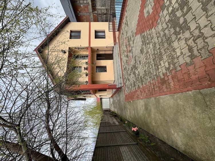 Casă cu Teren 450 Mp în Vadu Pașii