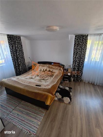 Casă cu 5 camere decomandat cu Teren 1350 Mp în Vintilă Vodă