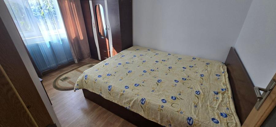 Apartament cu 3 camere nedecomandat, mobilat în Central