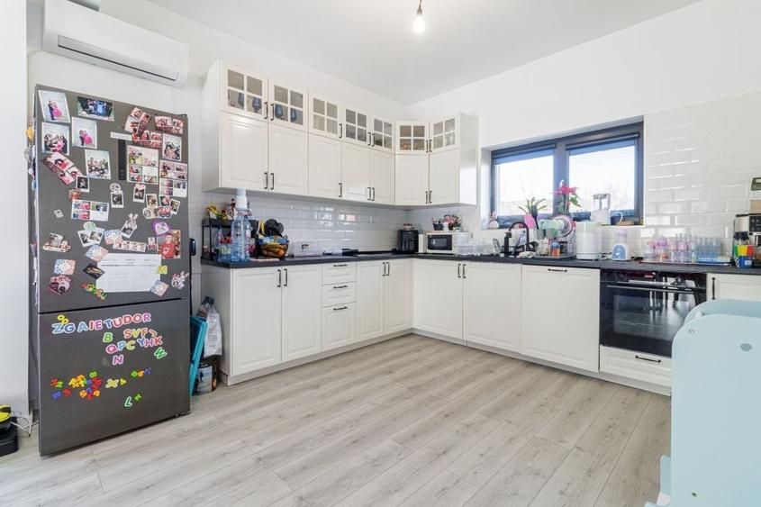Duplex cu 4 camere cu Canalizare în Corbeanca