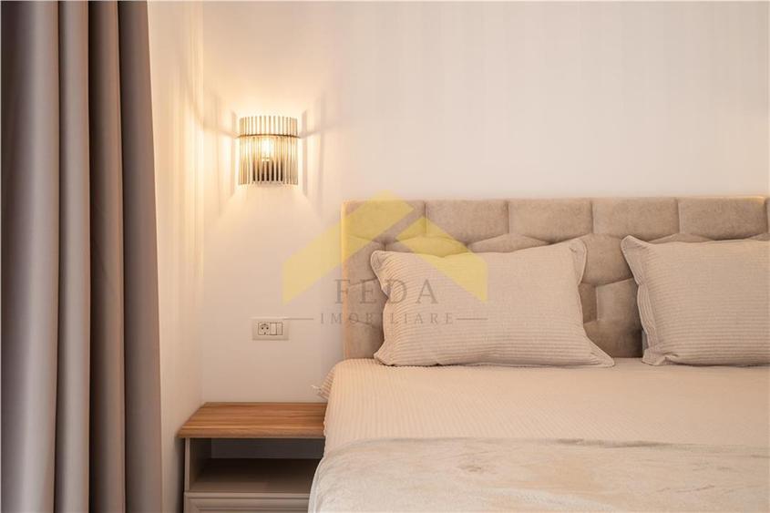 Apartament cu 3 camere semidecomandat, mobilat în UTA