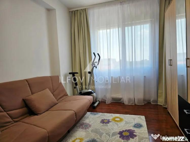 Apartament cu 3 camere semidecomandat în Central