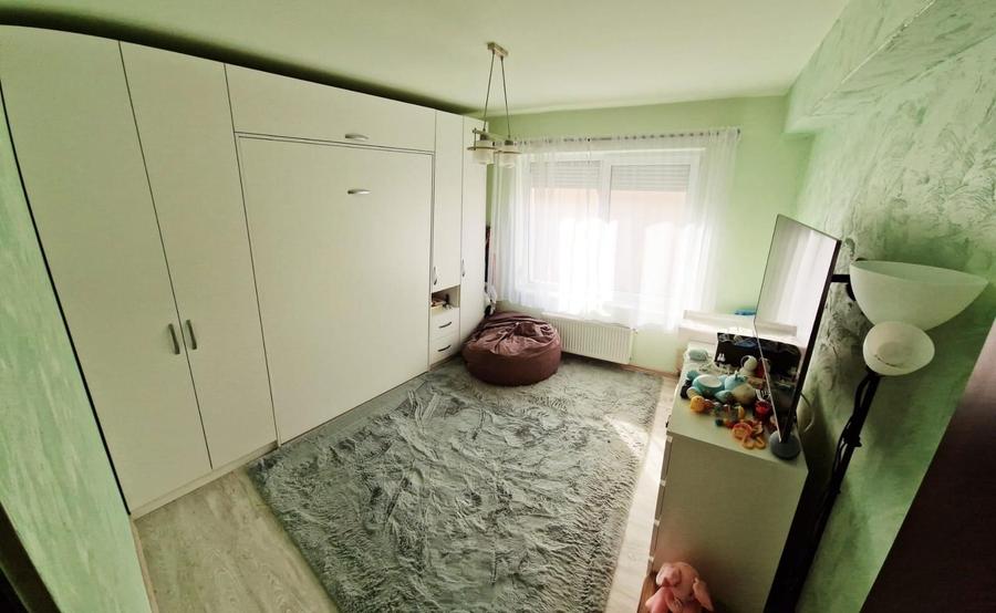 Inchiriez apartament 3 camere - 5