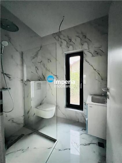 Persoana fizica de vanzare doua VILE DE LUX cu vedere la lac CORBEANCA - 7