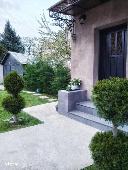 Casă cu 5 camere cu Teren 385 Mp în Central