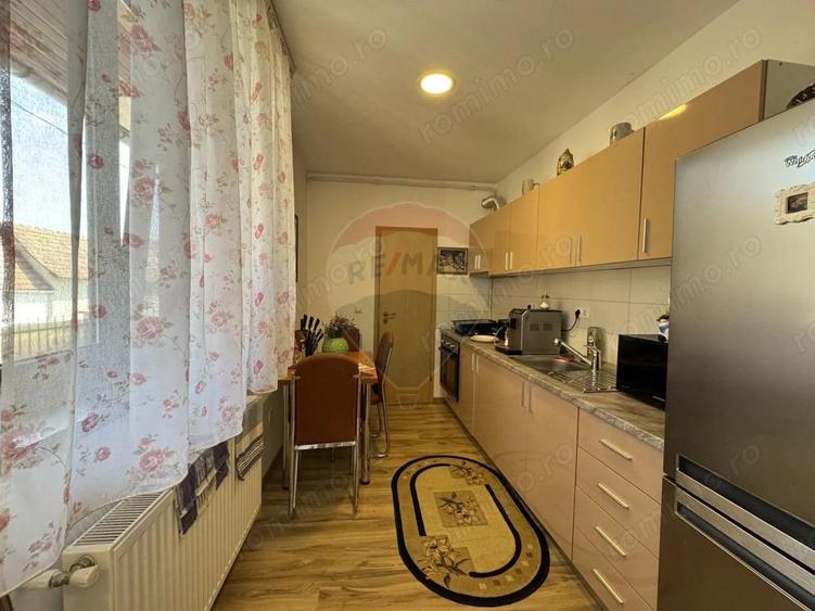 Casa pe un nivel, 2 camere, str. Stejarului - 1