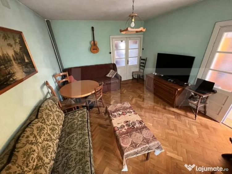 Casa individuala de inchiriat, cu 5 camere, 250 mp, zona Cet - 6