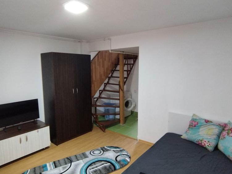 Proprietar - inchiriez garsoniera dubla la curte,in vila - 1