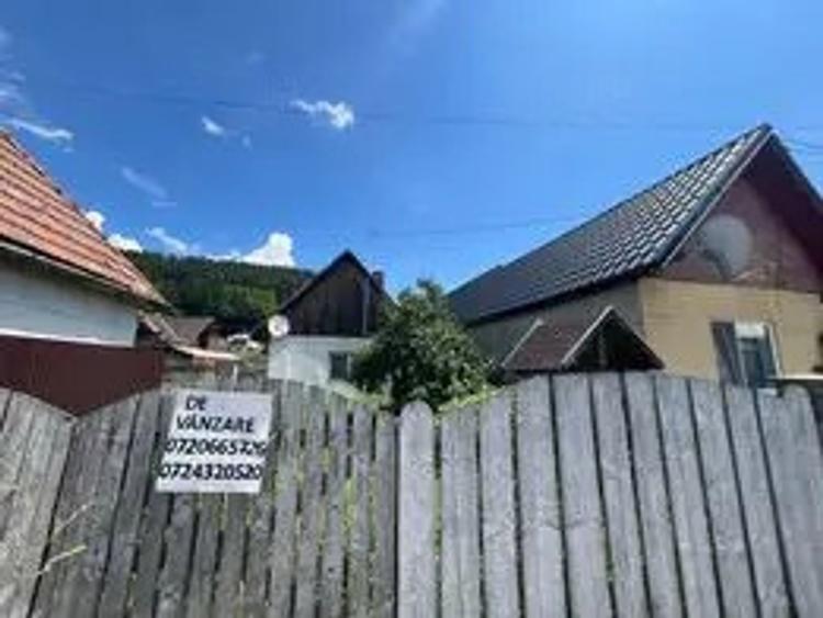 Casa de vanzare in Topli?a 5 ari, utilita?i, acte ok 45.000 - 2