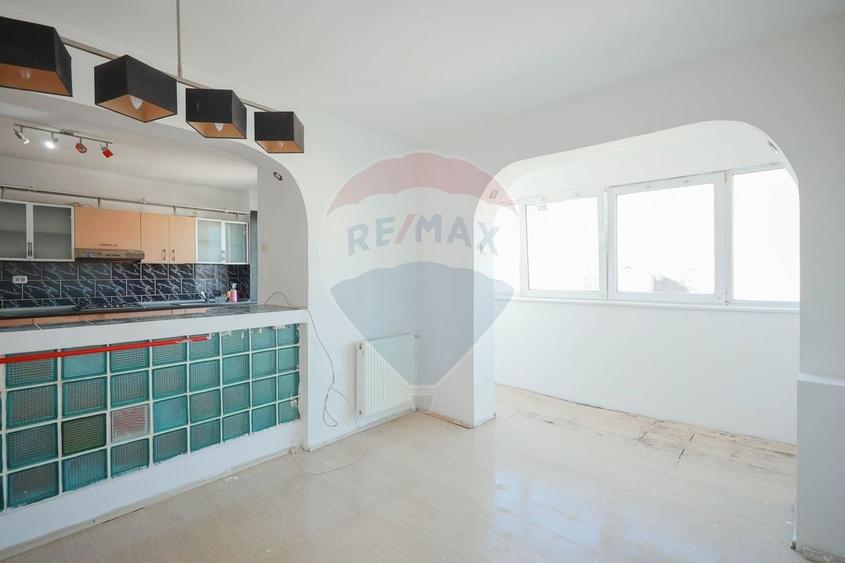 Apartament cu 3 camere de vânzare în zona Rogerius - 5