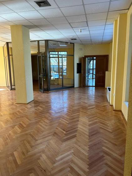 Spa?ii de birouri de inchiriat in centru, Buzau. Cladire reprezentativa, pozi?ie premium - 8