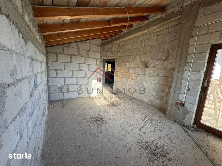 Casă cu 6 camere cu Teren 1354 Mp în Cornu