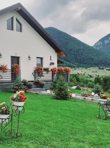 Casă cu 3 camere în Predeluț