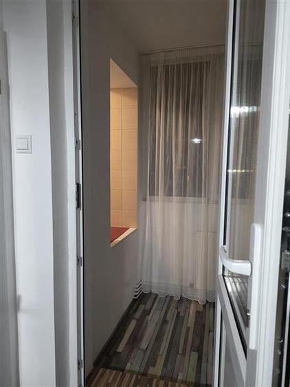 De inchiriat garsoniera utilata si mobilata, zona Grivitei, Brasov - 10