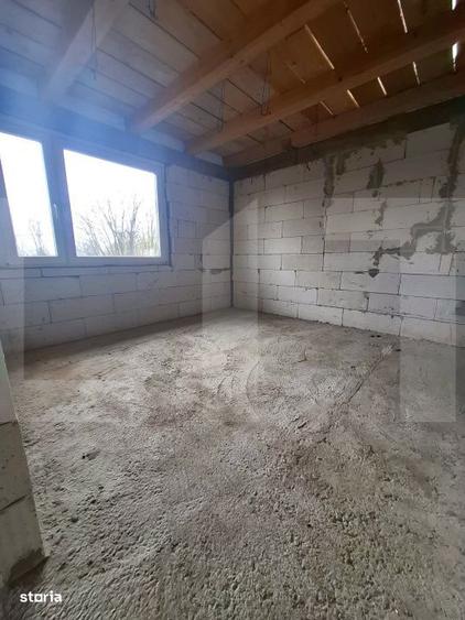 Casa la rosu cu mansarda, teren 450 mp, zona linistita Luizoaia ap - 3