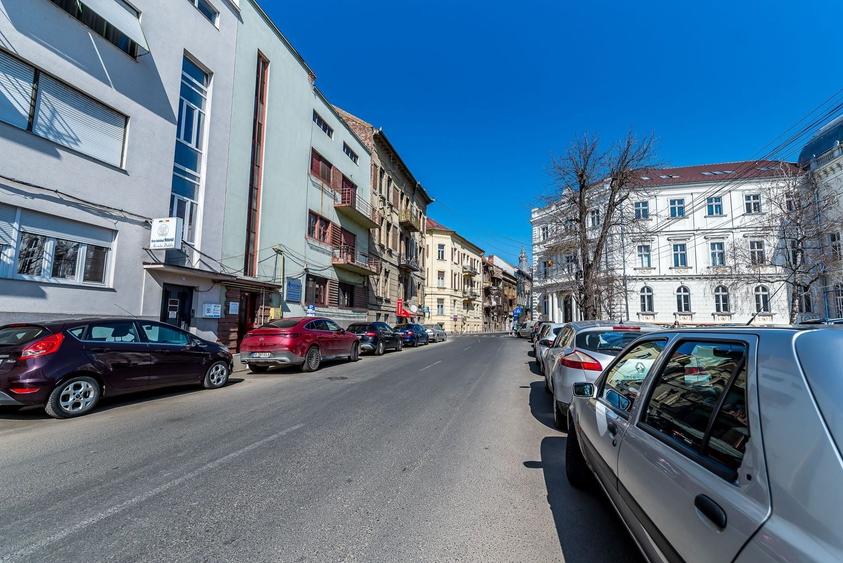 Etaj întreg vis-à-vis de Tribunalul Arad | 269 mp | Demisol privat - 7
