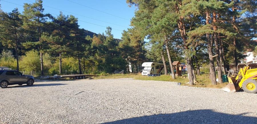 Teren intravilan 1.500 mp in Sacele – utilitati, platforma betonata si potential - 5