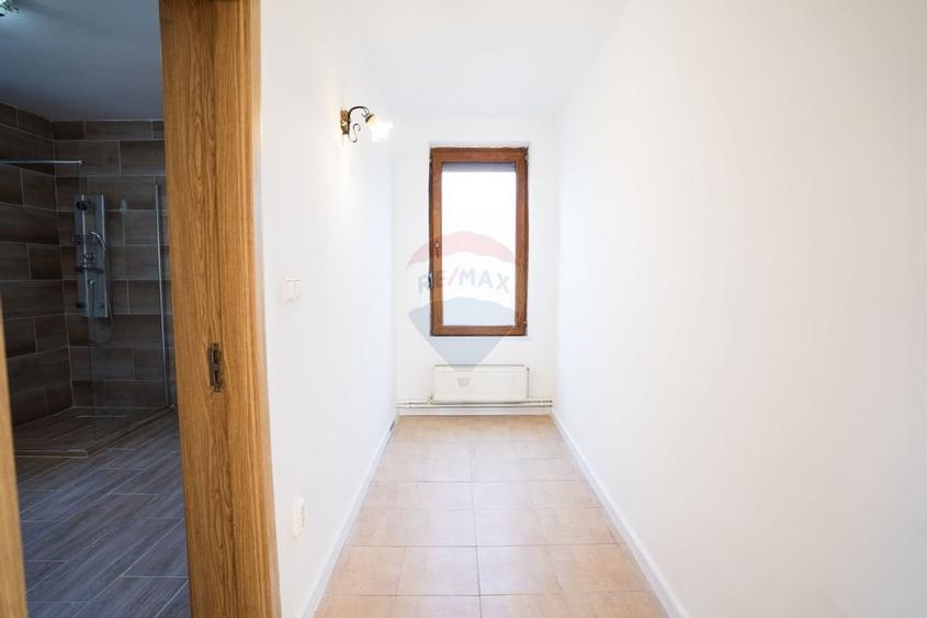 Casă individuală de Vânzare, 242mp utili+ teren de 380mp, în Pitești - 12