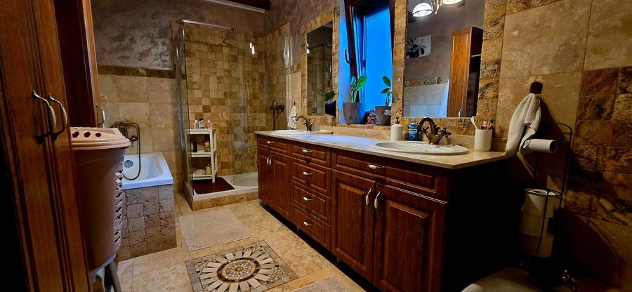 Moreni , Dambovita , vanzare proprietate -casa si teren - 5