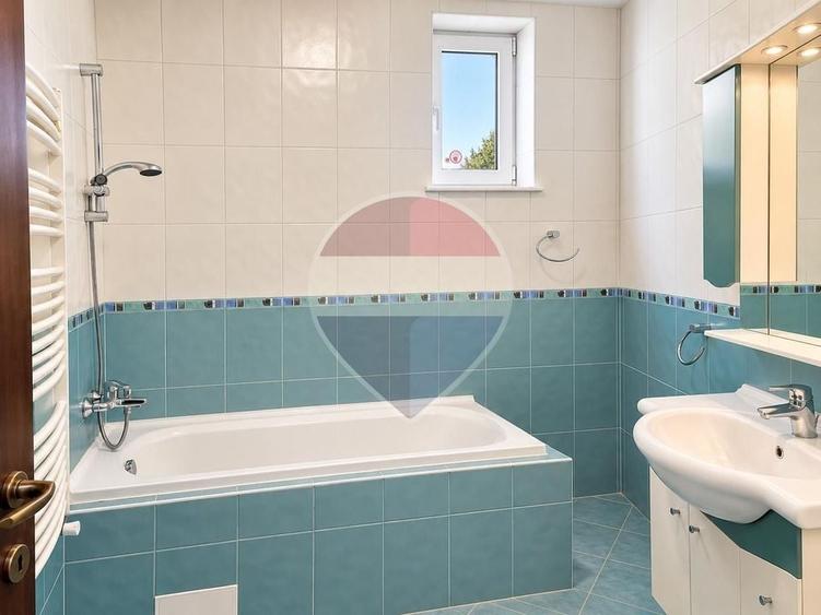 Apartament cu 3 camere decomandat în Floreasca