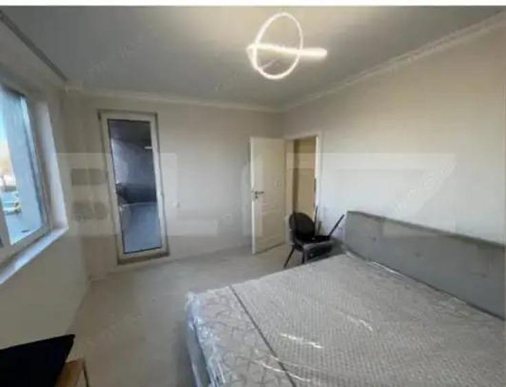 Apartament cu 4 camere semidecomandat în Florești