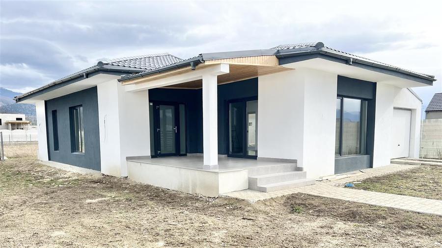Casa individuala Cristian incalzire in pardoseala si garaj - 1