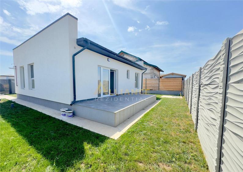 Cas? individual? modern? || 2 dormitoare || 2 b?i || Teren 3 - 7