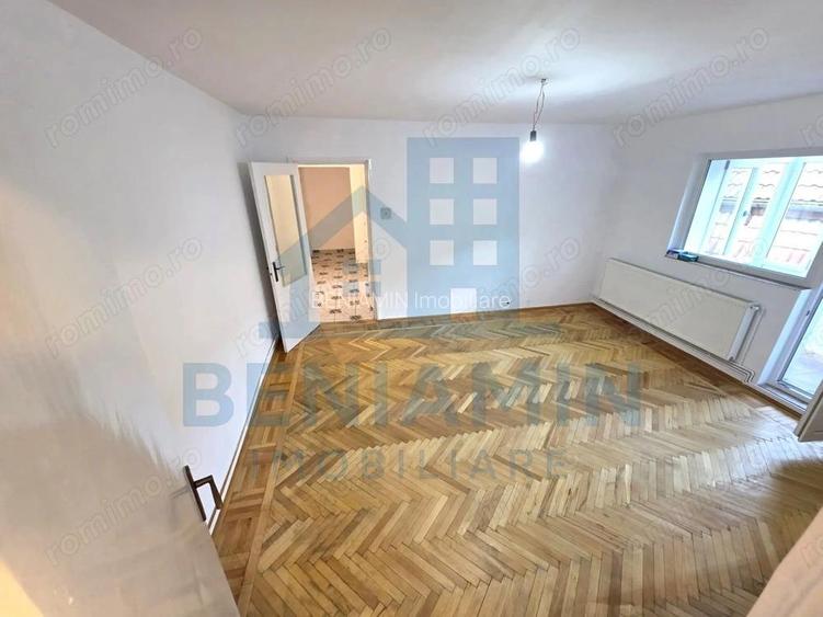 Apartament doua camere spatios Rovine etaj 1 cu centrala 54mp 1978