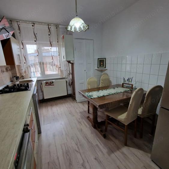 Vand apartament cu 4 camere - 2