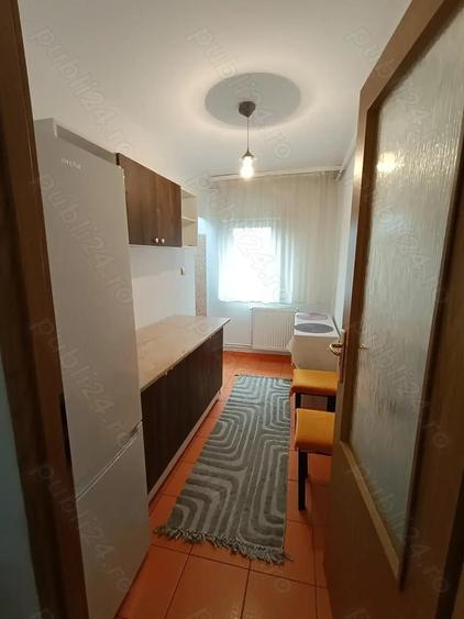 Dezrobirii garsoniera decomandata 44 mp cu balcon ,bloc stradal ,mobilata ,utilata ,centrala pe gaz - 3