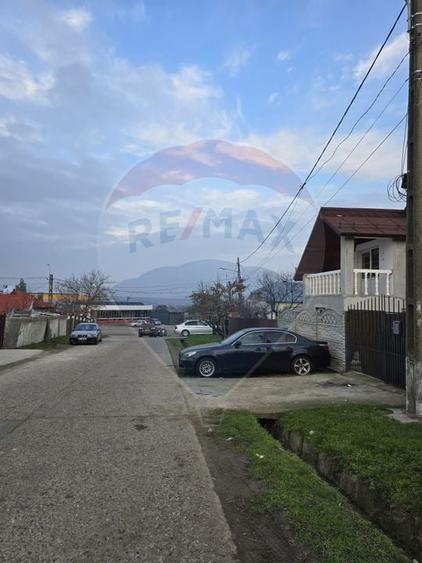 Casă / Vilă cu 4 camere de vânzare în zona Periferie - 1