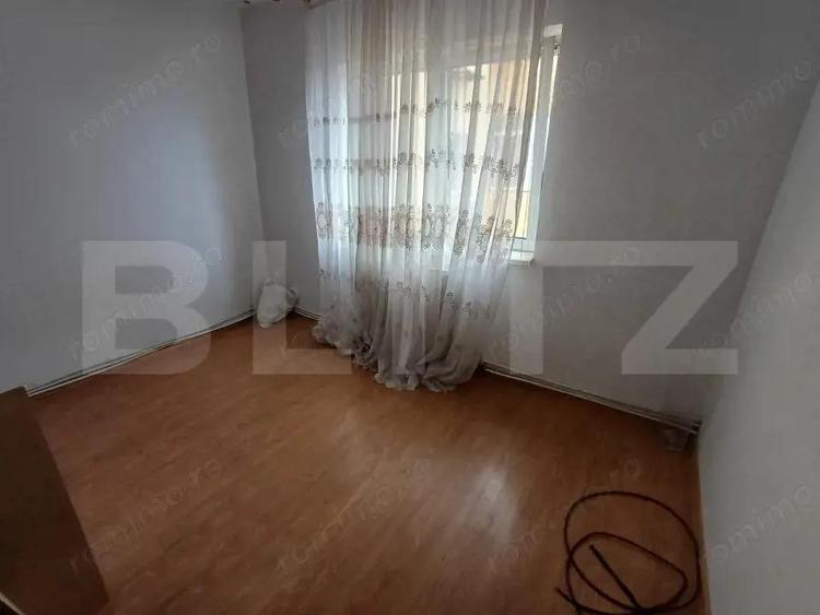 Apartament de vanzare, cu 3 camere, 70 mp, zona Revolutiei - 4