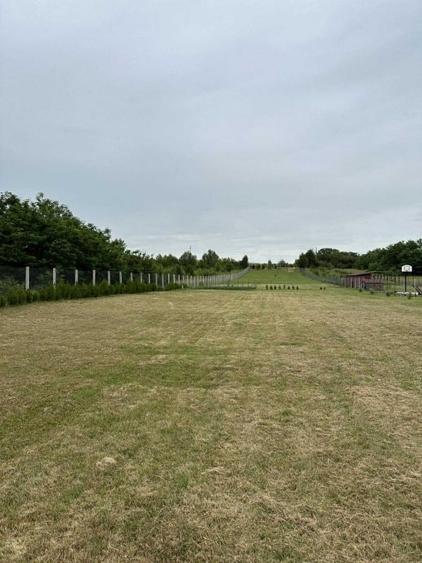 Vând 5000m pătrați teren,intravilan și extravilan. - 9