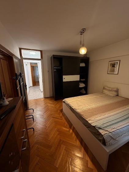 Apartament 3 camere - in bloc de 4 etaje, loc parcare inclus - 10