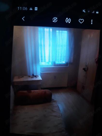 Garsonieră decomandată în Vest