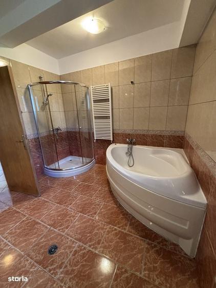 Apartament cu 4 camere decomandat în Herăstrău