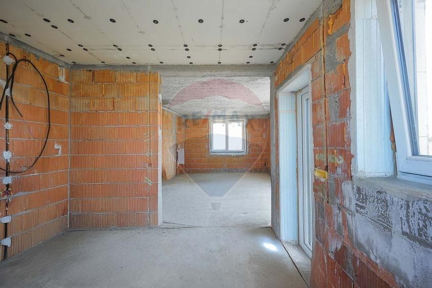 De vânzare casă cu un proiect deosebit, la roșu , Str. Gheorghe Doja - 22