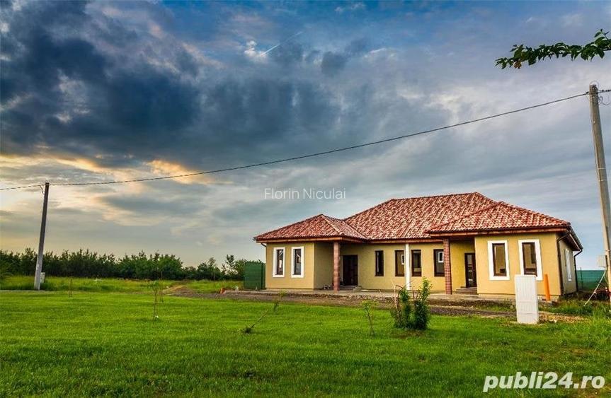 Casă cu 4 camere în Moșnița Nouă Casă cu 4 camere în Moșnița Nouă