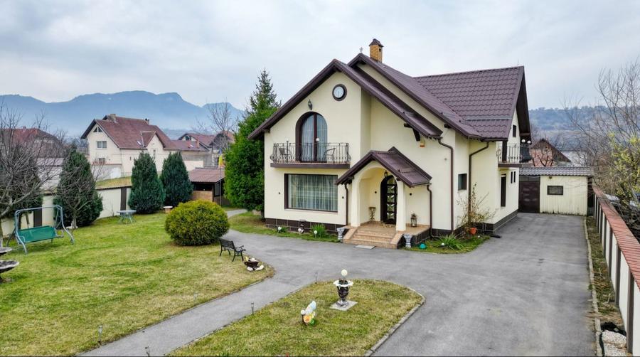 Vila de inchiriat la intrare in Bran pe termen nelimitat - 2